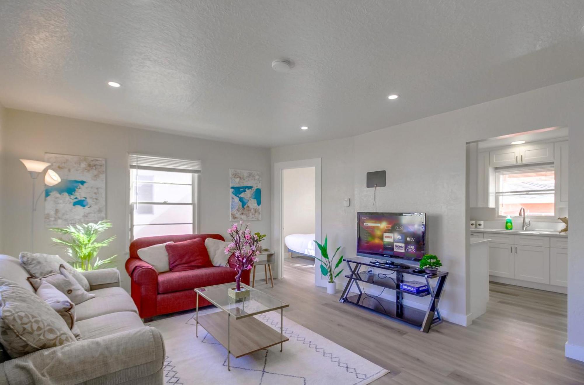 Entire Lovely 3-Bedroom Home W Yard, Parking Chula Vista Buitenkant foto